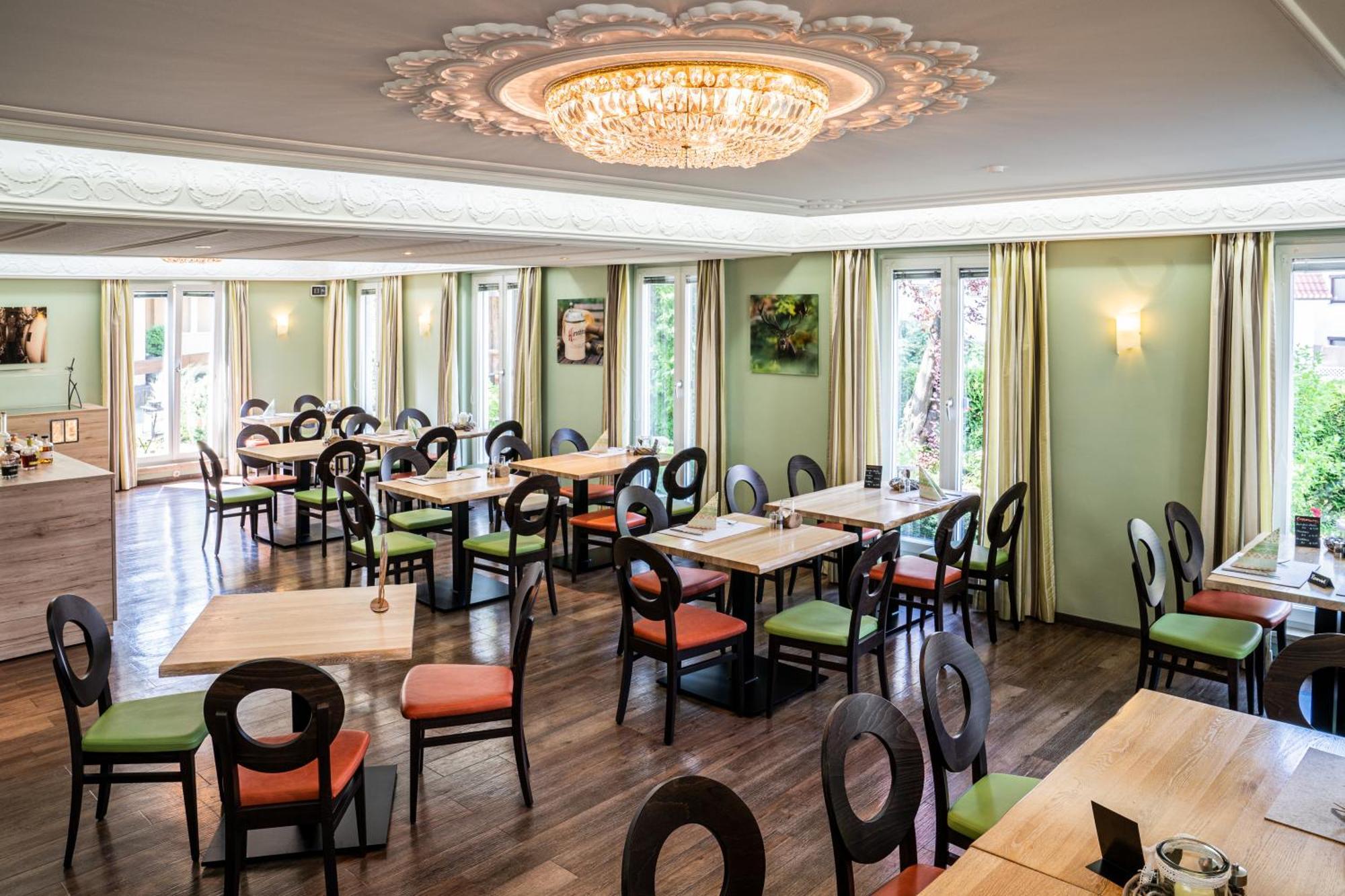 Akzent Hotel Restaurant Hirsch 하이덴하임안데어브렌츠 외부 사진