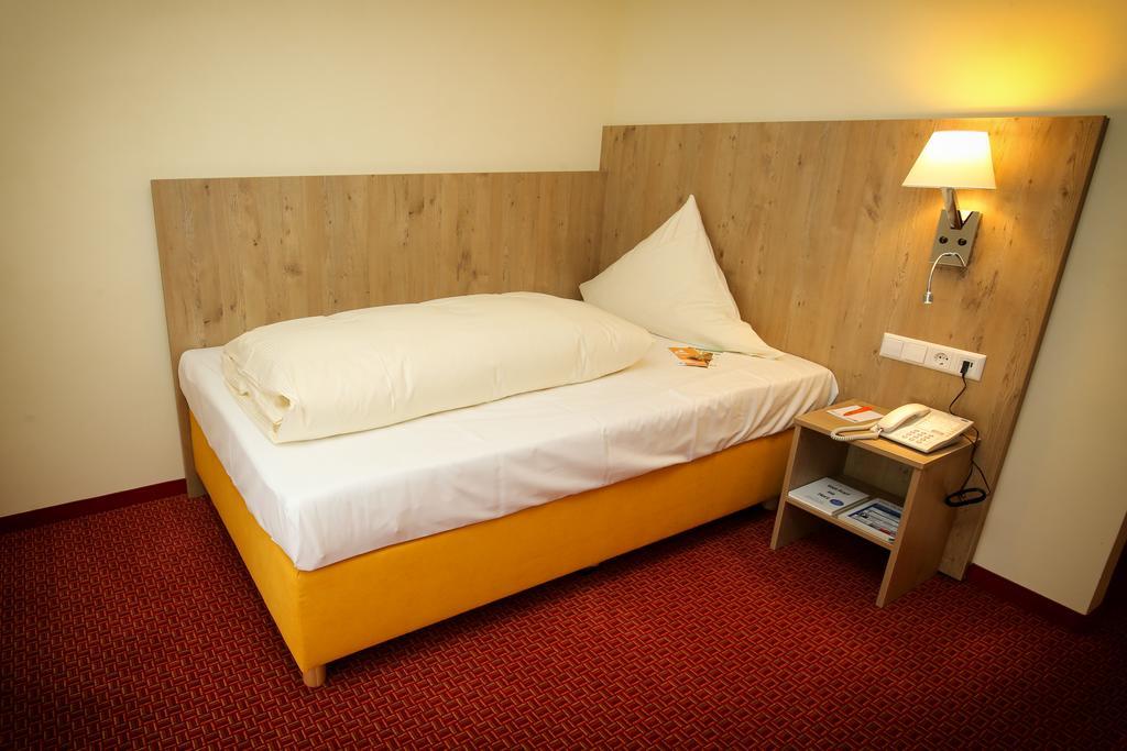 Akzent Hotel Restaurant Hirsch 하이덴하임안데어브렌츠 외부 사진