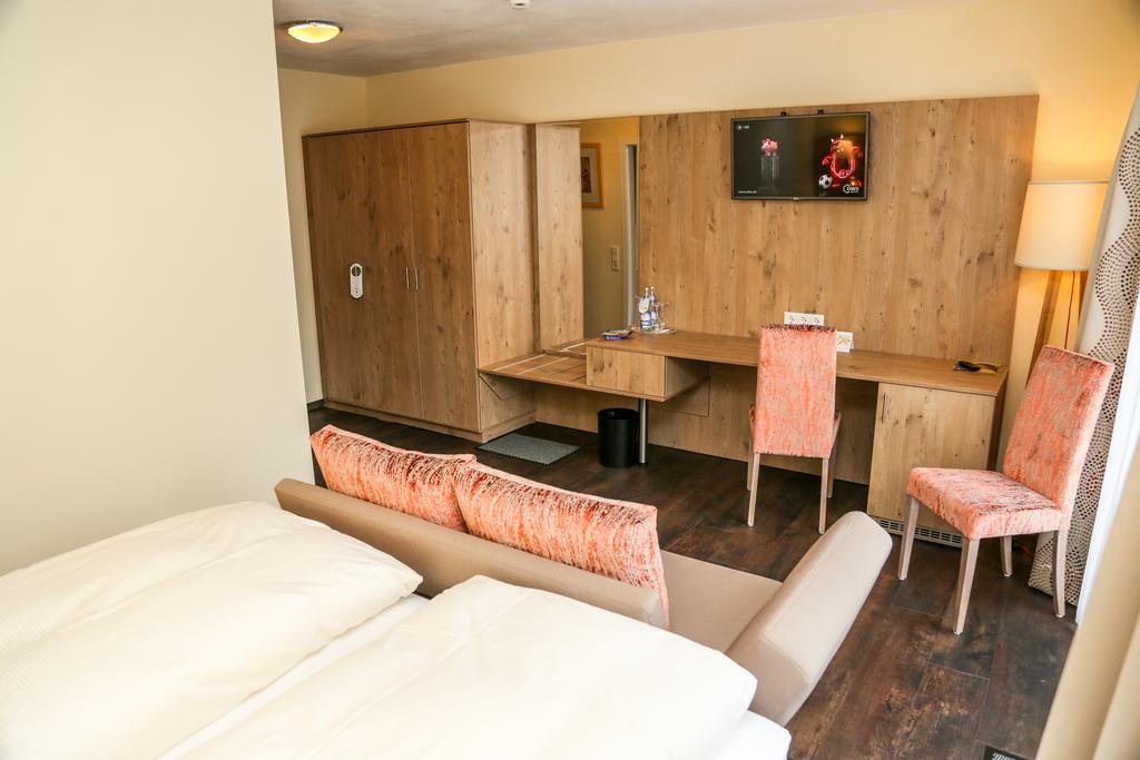 Akzent Hotel Restaurant Hirsch 하이덴하임안데어브렌츠 외부 사진