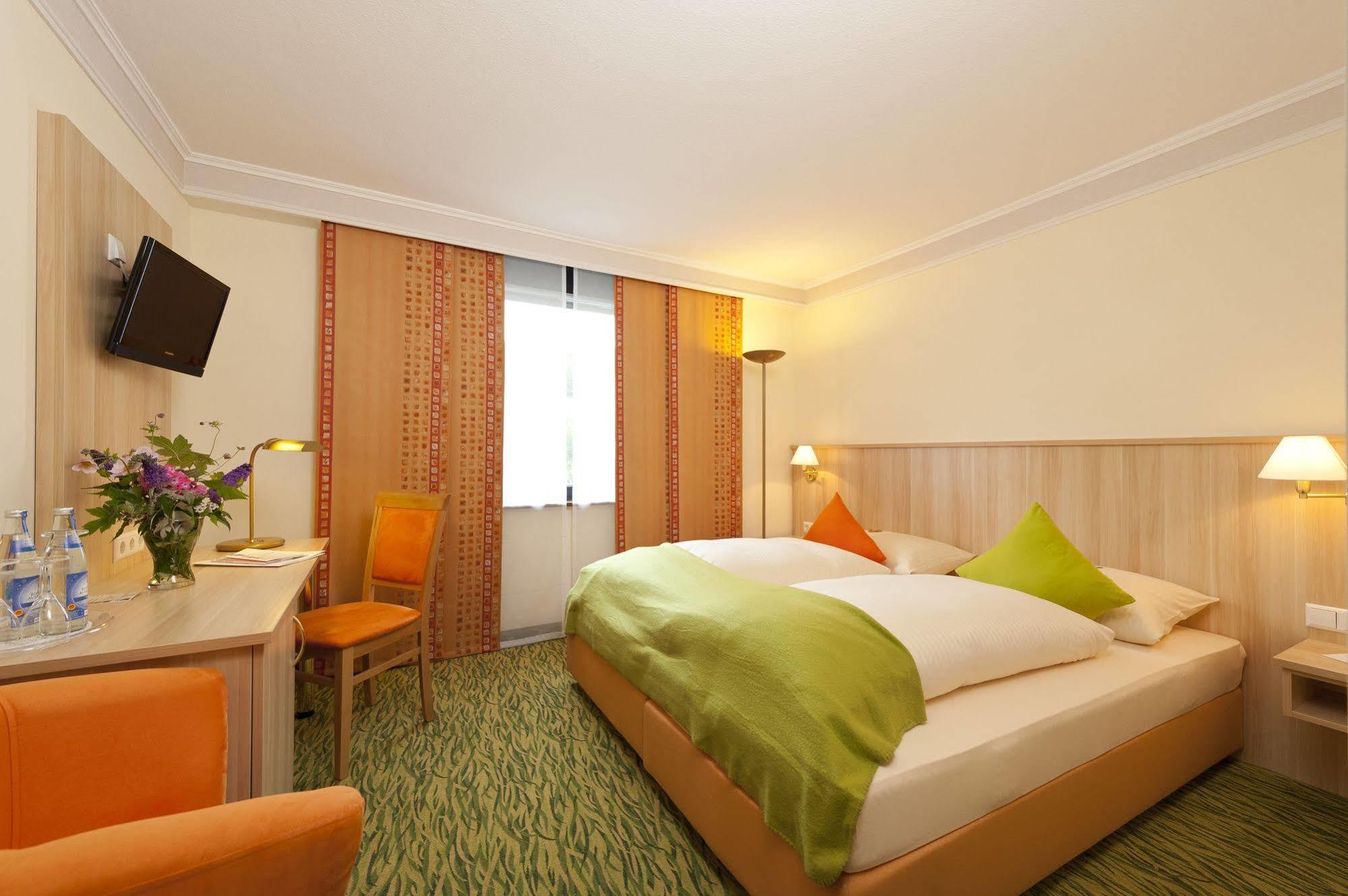 Akzent Hotel Restaurant Hirsch 하이덴하임안데어브렌츠 외부 사진