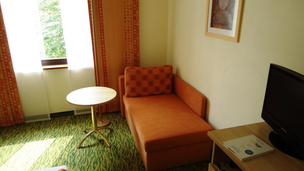 Akzent Hotel Restaurant Hirsch 하이덴하임안데어브렌츠 외부 사진